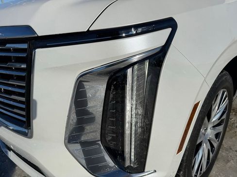 Certified 2025 Cadillac Escalade Premium Luxury Platinum w/ LPO, Floor Liner Package image 9