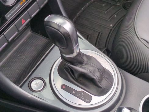 Used 2017 Volkswagen Beetle 1.8T SE image 32