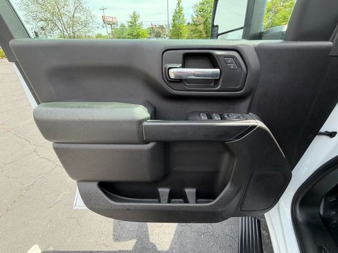 Used 2022 GMC Sierra 2500 Pro w/ Convenience Package image 16