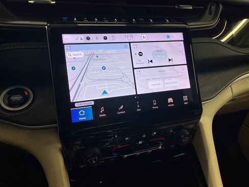 Used 2022 Jeep Grand Cherokee Limited 4xe w/ Luxury Tech Group II image 22