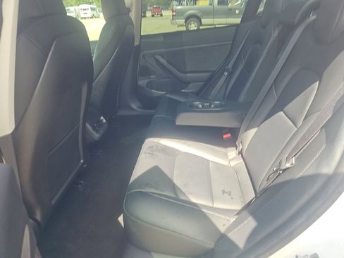 Used 2020 Tesla Model 3 Standard Range RWD image 8