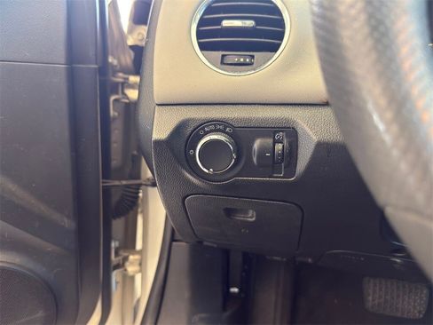 Used 2016 Chevrolet Cruze LT w/ Technology Package image 15