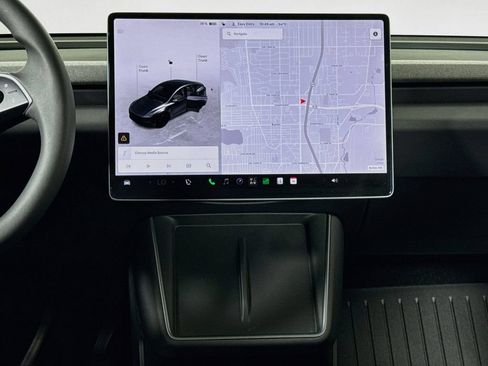 Used 2026 Tesla Model Y 2WD image 13
