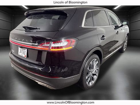 Certified 2022 Lincoln Nautilus Reserve w/ Equipment Group 201A image 8