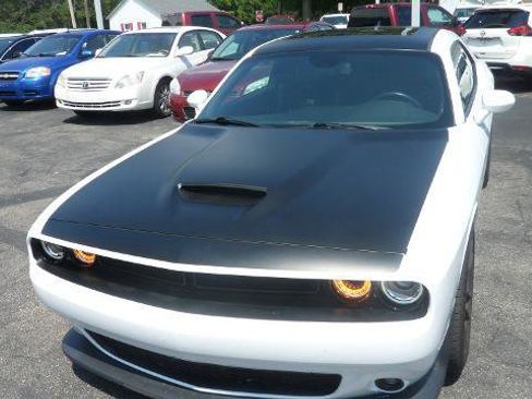 Used 2018 Dodge Challenger T/A image 2
