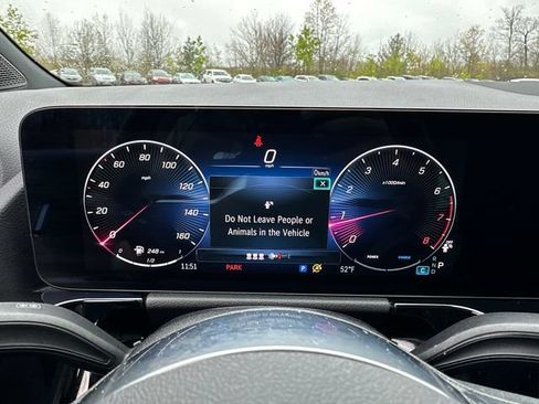 Used 2025 Mercedes-Benz GLA 250 4MATIC image 31