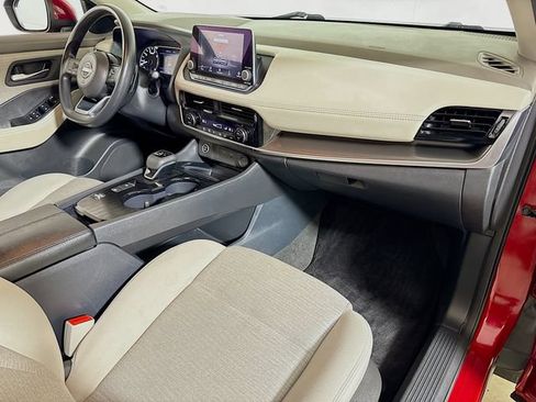 Used 2023 Nissan Rogue SV FWD image 25