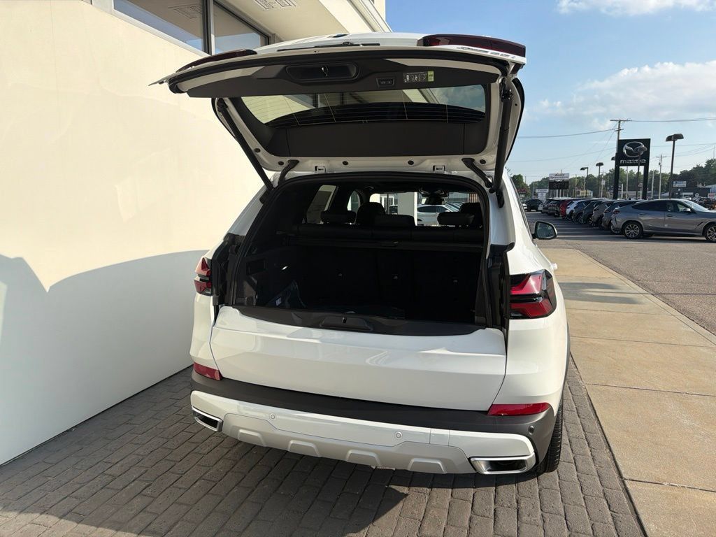 New 2026 BMW X5 xDrive40i w/ Climate Comfort Package AWD/4WD image 8