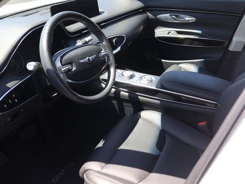 Used 2025 Genesis GV70 2.5T AWD/4WD image 5