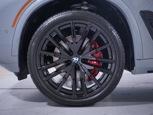 Used 2026 BMW X5 sDrive40i w/ M Sport Package RWD image 2