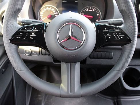 Used 2025 Mercedes-Benz Sprinter 2500 image 13