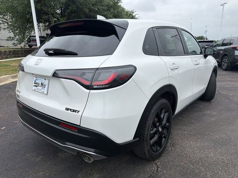 Used 2024 Honda HR-V Sport image 3