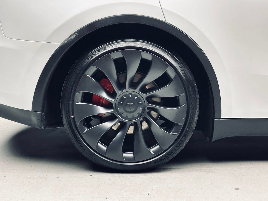 Used 2023 Tesla Model Y Performance AWD/4WD image 36