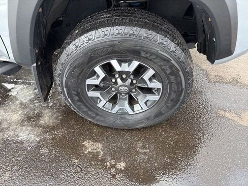 Used 2020 Toyota Tacoma TRD Off-Road image 41