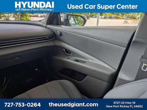 Used 2023 Hyundai Elantra SE w/ Cargo Package FWD image 16