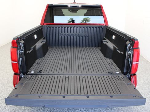 Certified 2026 Toyota Tacoma SR5 AWD/4WD image 31