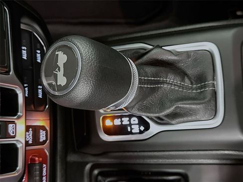 Used 2026 Jeep Wrangler Unlimited Rubicon AWD/4WD image 15