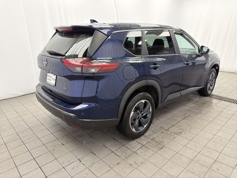 Used 2024 Nissan Rogue SV image 5