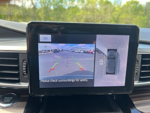 Used 2022 Ford Explorer Limited w/ Equipment Group 301A image 19