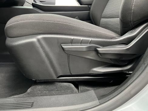 Used 2025 Chevrolet Equinox LT AWD/4WD image 13