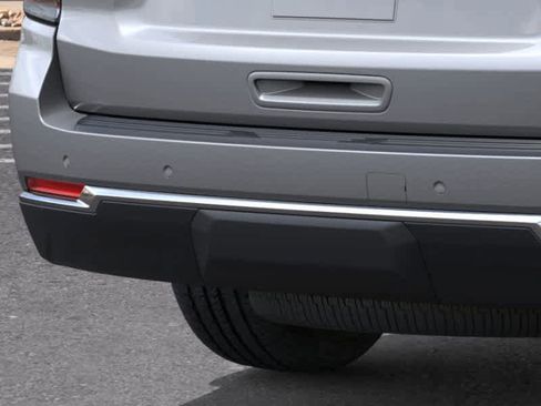 New 2026 Chevrolet Suburban LS image 14