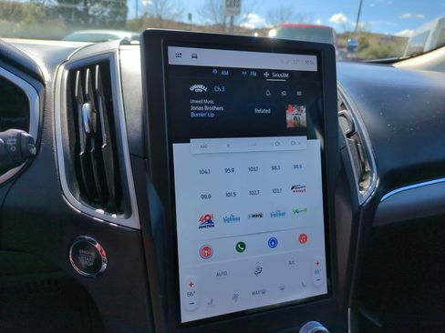 Used 2021 Ford Edge SEL w/ Convenience Package image 22