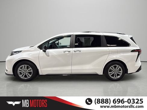 Used 2023 Toyota Sienna XSE AWD/4WD image 2