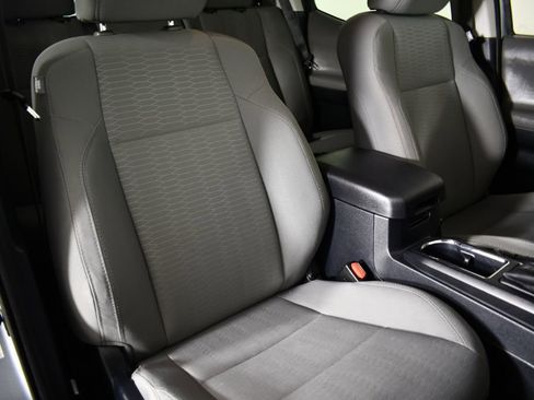 Used 2017 Toyota Tacoma SR image 24