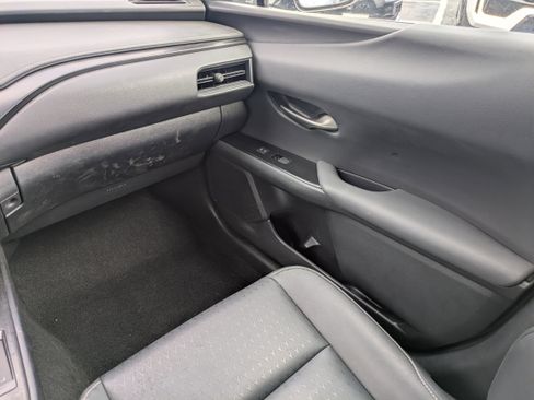 Used 2021 Lexus UX 200 w/ Accessory Package (Z1) image 11