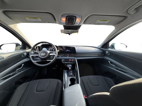 Used 2024 Hyundai Elantra SEL image 17