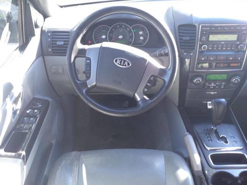 Used 2007 Kia Sorento EX w/ Luxury Pkg image 10