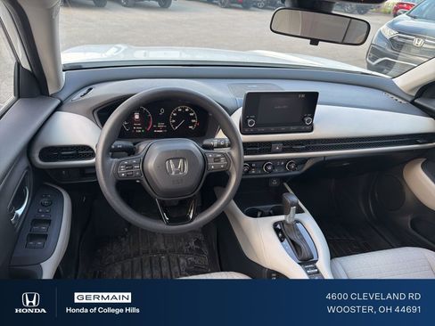 Used 2025 Honda HR-V LX image 13