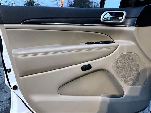 Certified 2021 Jeep Grand Cherokee Limited w/ Trailer Tow Group IV image 26