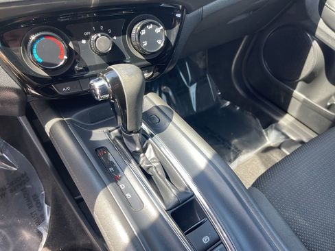 Used 2019 Honda HR-V Sport image 22