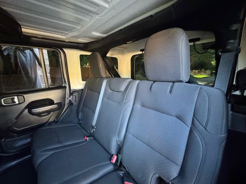 Used 2022 Jeep Wrangler Unlimited Sport AWD/4WD image 18