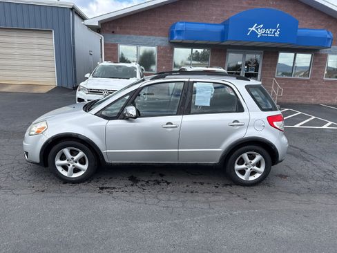 Used 2007 Suzuki SX4 AWD Hatchback image 2
