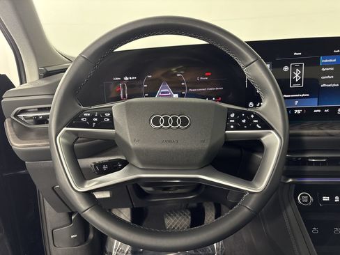Used 2025 Audi Q5 Premium Plus w/ Premium Plus AWD/4WD image 13