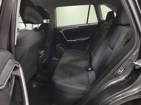 Used 2021 Toyota RAV4 LE AWD/4WD image 22