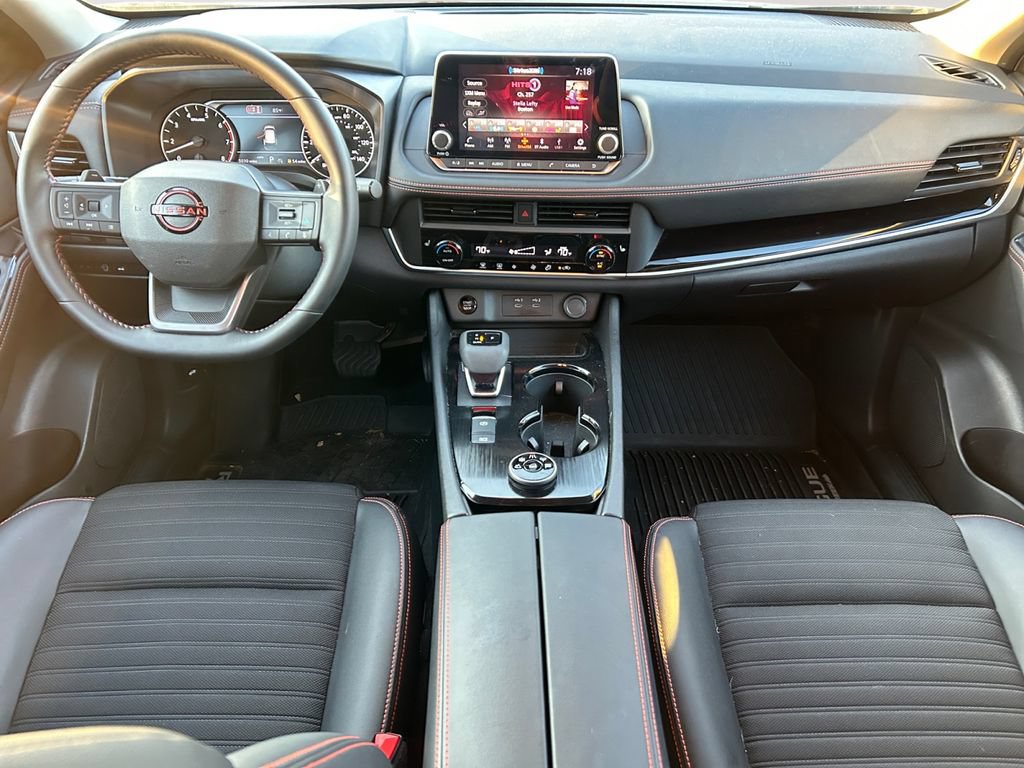 Used 2026 Nissan Rogue SV AWD/4WD image 10