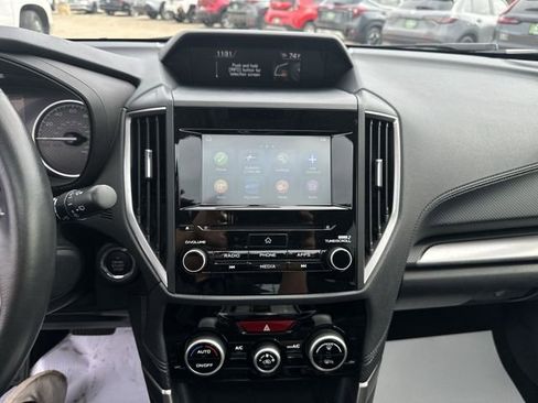 Used 2023 Subaru Forester Premium image 15