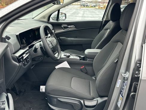 New 2026 Kia Sportage LX image 9
