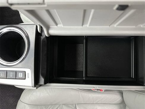 Used 2014 Toyota Prius V Three image 21