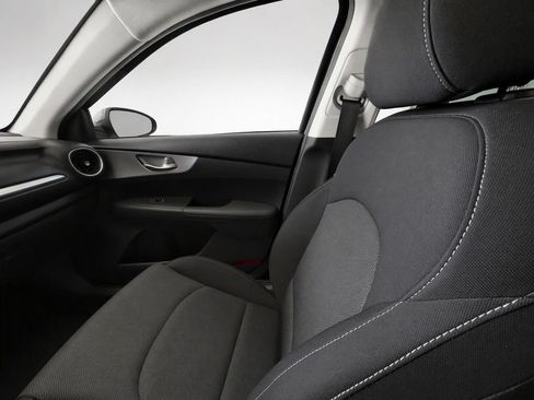 Used 2024 Kia Forte LXS FWD image 29
