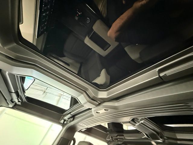 Used 2025 GMC Hummer EV 2X AWD/4WD image 42