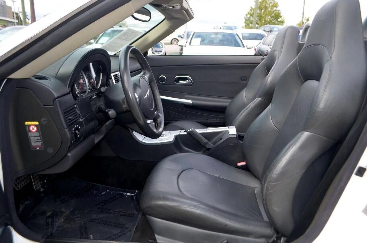 Used 2005 Chrysler Crossfire Limited RWD image 19