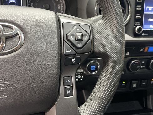 Used 2021 Toyota Tacoma TRD Off-Road w/ TRD Premium Off Road Package image 17