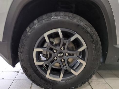 Used 2025 Chevrolet Equinox ACTIV w/ Safety and Technology Package AWD/4WD image 23