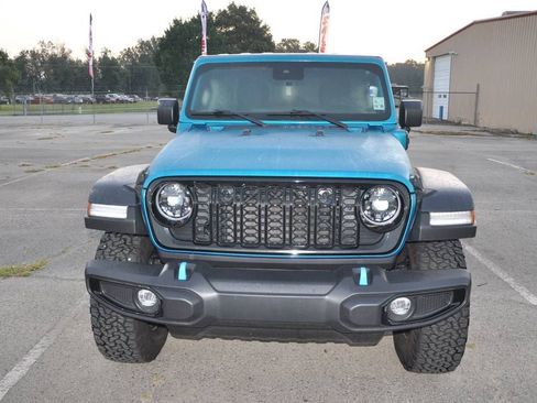 Used 2024 Jeep Wrangler Unlimited image 8