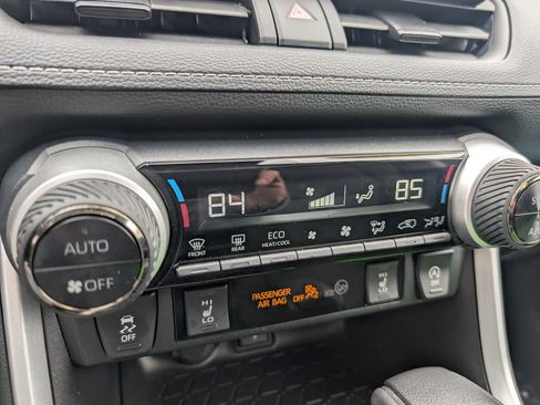 Used 2022 Toyota RAV4 XLE w/ Convenience Package image 25