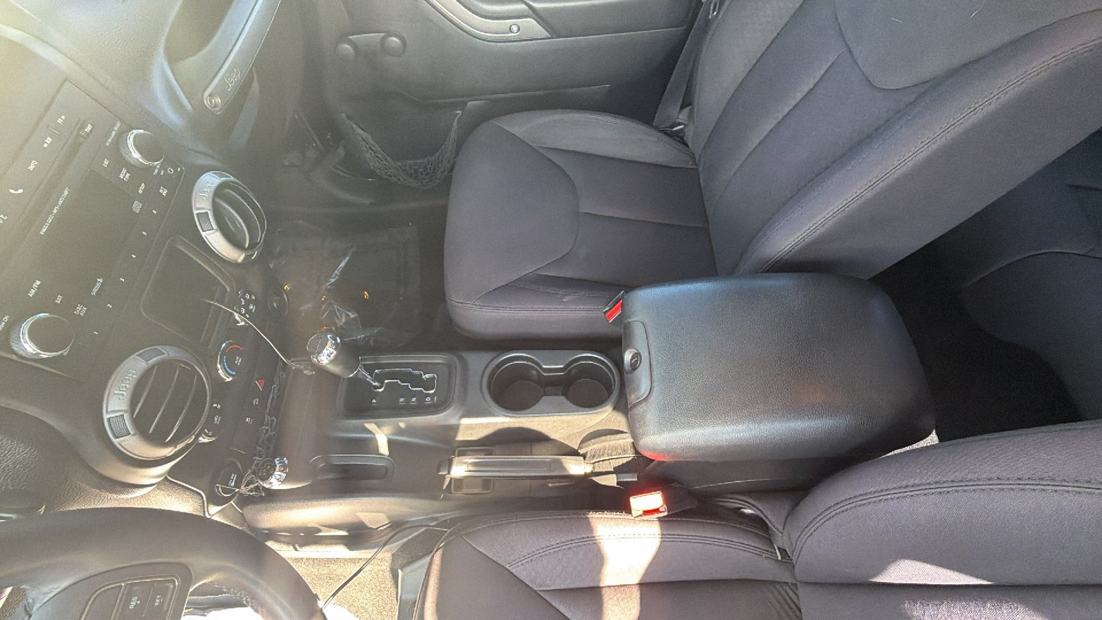 Used 2013 Jeep Wrangler Unlimited Sport w/ Connectivity Group AWD/4WD image 12